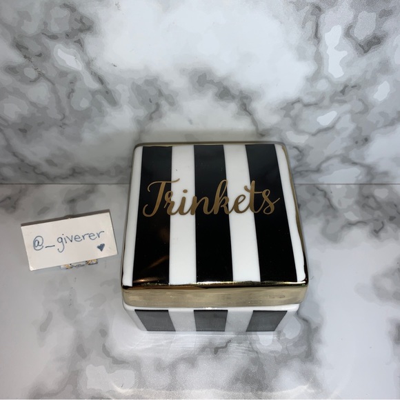 Black & White Stripe โTrinketโ Box with Gold Detail - Picture 1 of 13